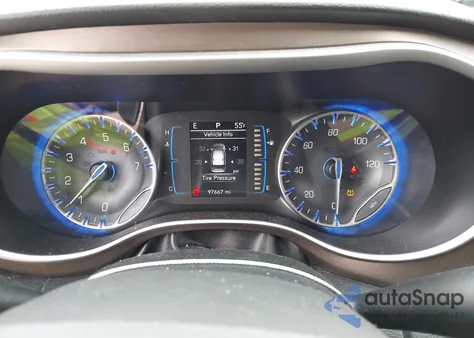 2017 Chrysler Pacifica Touring z USA, uszkodzony, nr VIN 2C4RC1DG2HR747712